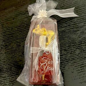 Gold tone elephant shaped letter opener.  Great for offices & home.